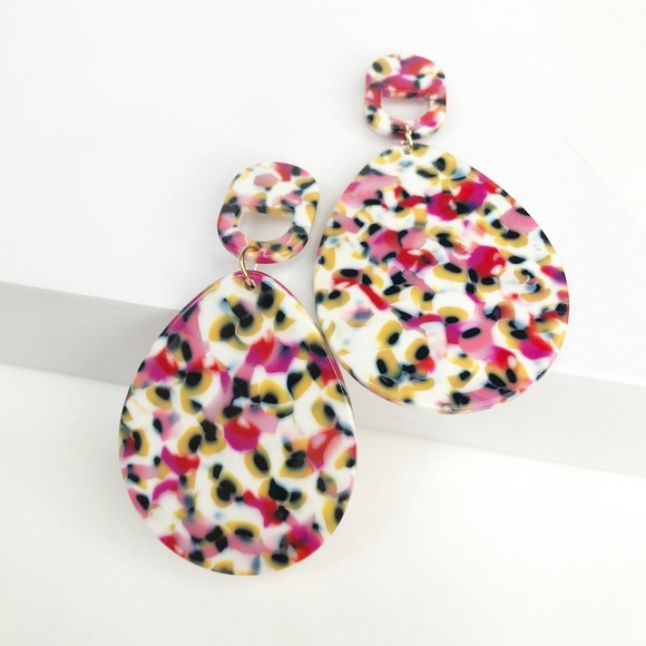 CLOSET REHAB Jewelry - Acrylic Teardrop Earrings in Pink Leopard